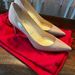 Christian Louboutin patent shoes Decollete 554